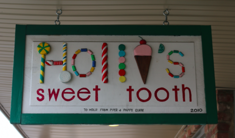 Holli's closing doors after nine years