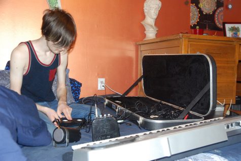 Student pursues “music without rules”