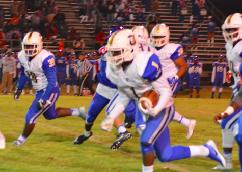 Hiram Wadlington breaks loose for a big run. Wadlington finished with 120 rushing yards