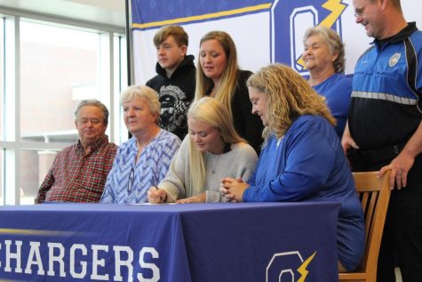 Softball, baseball players sign to play at next level
